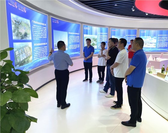 腾旋签约高速纸机表面施胶系统 腾旋签约高速纸机表面施胶系统